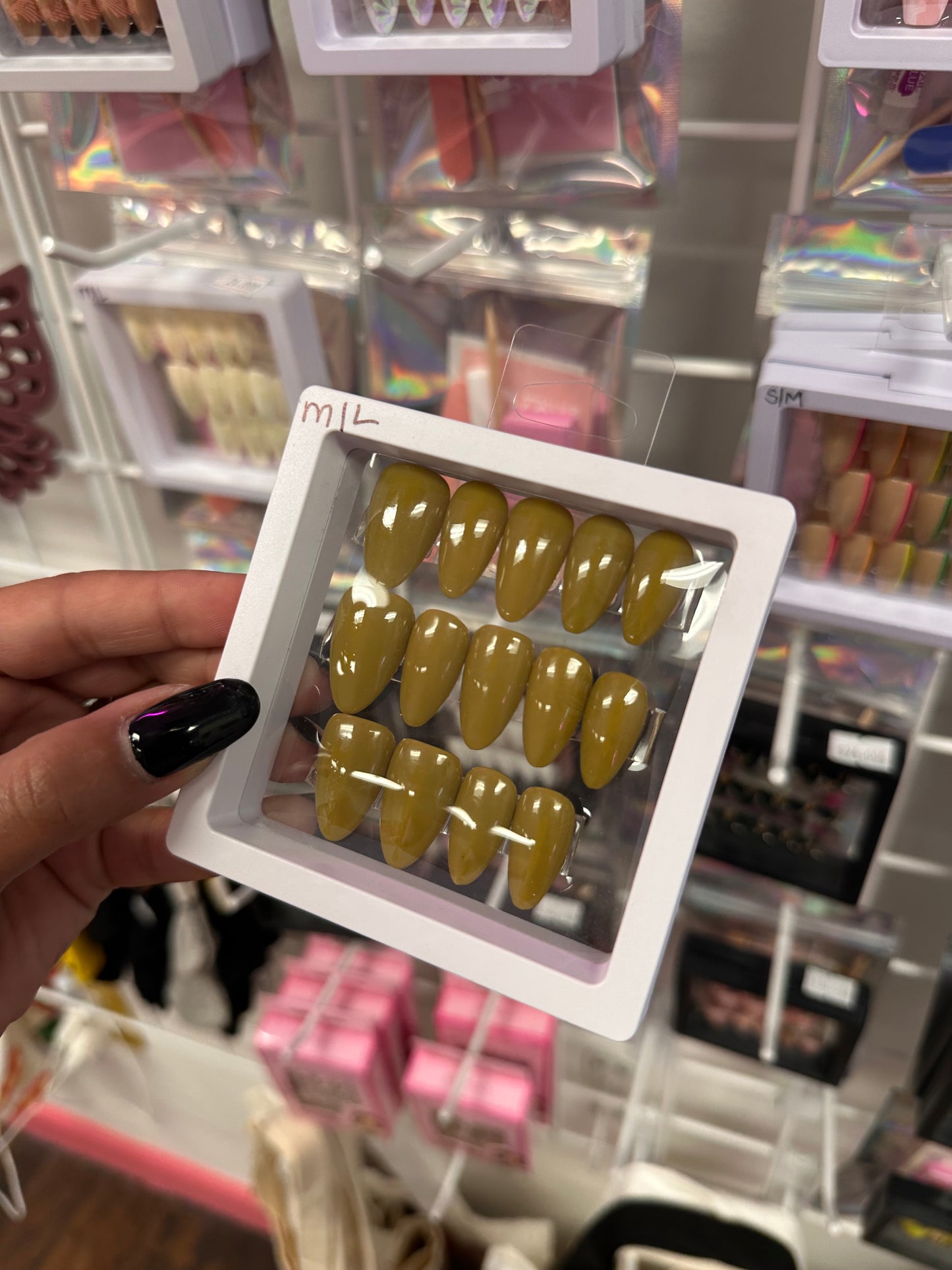 Short-Almond Olive M/L 14pc set
