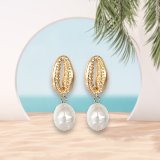 Golden Trivia Pearl Earrings